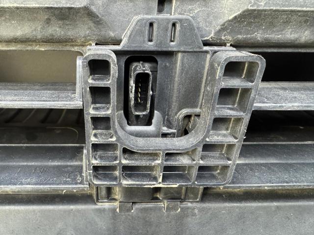 HYUNDAI 641013Z051 Рамка радиатора в наличии Николаев