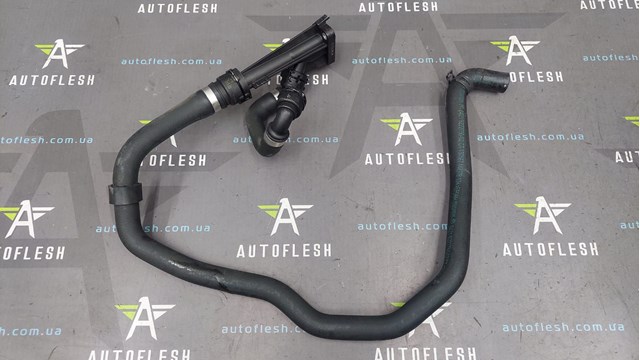 Нижний патрубок радиатора 64219222750 BMW