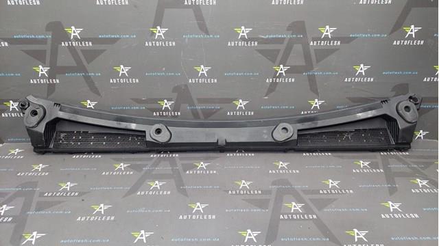 Решетка стеклоочистителей 668114420R RENAULT