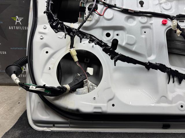 6700102300 TOYOTA Дверь передняя правая купить в Одесса