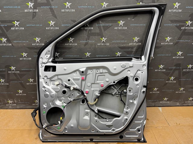 TOYOTA 67001K2011 Дверь передняя правая в наличии Николаев