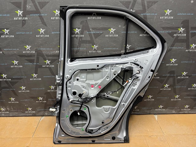 TOYOTA 67003K2010 Дверь задняя правая в наличии Украина