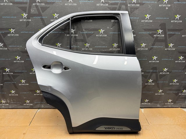 Задняя правая дверь 67003K2010 TOYOTA