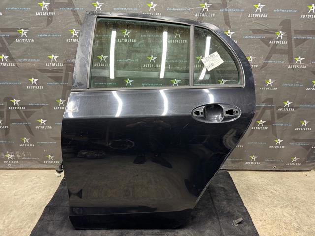 Задняя левая дверь 670040D110 TOYOTA