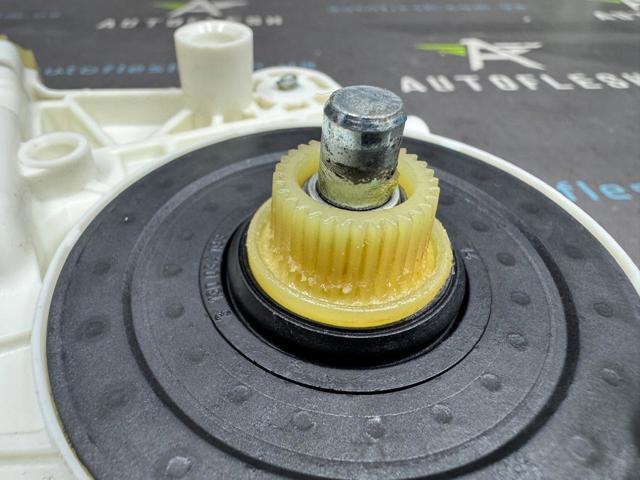 67626927027 BMW Мотор стеклоподъемника двери передней левой купить в Ужгород