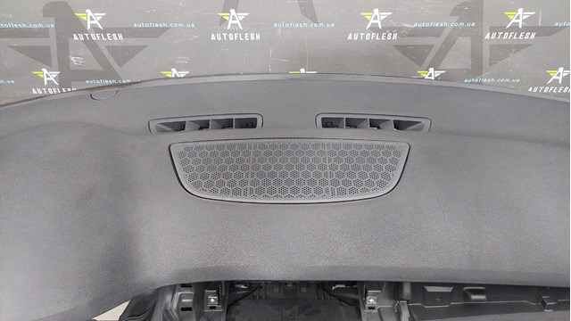 RENAULT 681002890R Торпедо в наличии Харьков