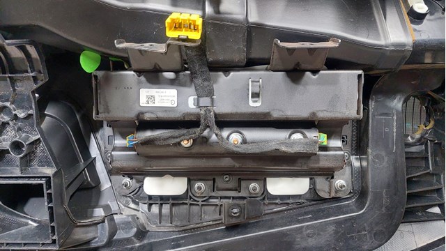 RENAULT 681002890R Панель салона передняя "торпедо" в наличии Житомир