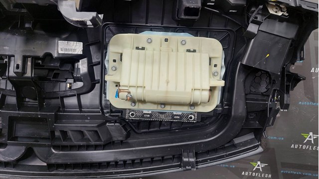 681005424R RENAULT Торпедо купить в Хмельницкий
