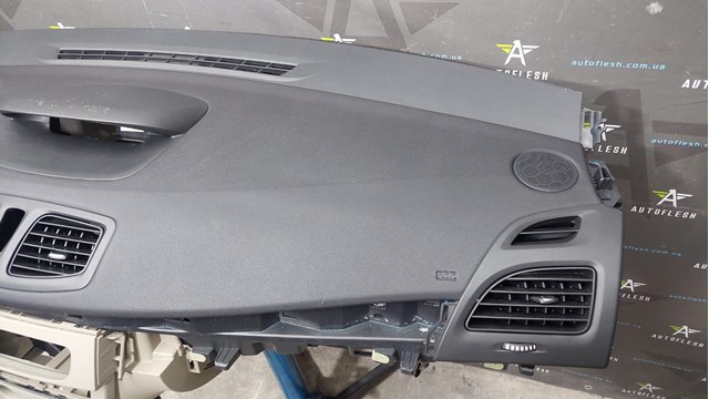 681005424R RENAULT Торпедо купить в Каменское