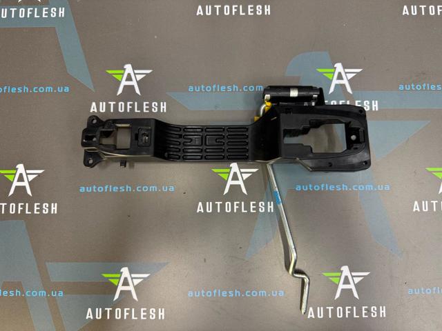 Держатель наружной ручки двери, передней левой 692020D010 TOYOTA