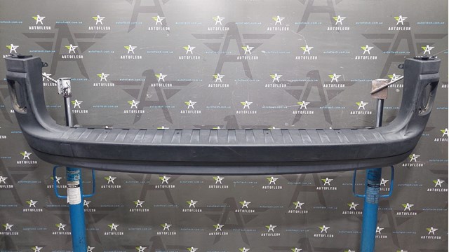 Бампер задний 7701478196 RENAULT