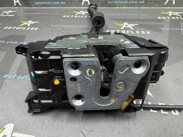 805020001R RENAULT Замок двери передней правой купить в Ровно