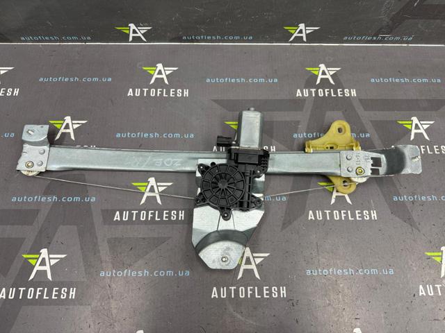Стеклоподъемник передней правой двери 807206641R RENAULT