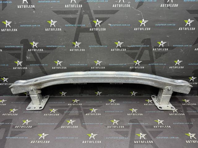 Швеллер переднего бампера 8200009911 RENAULT