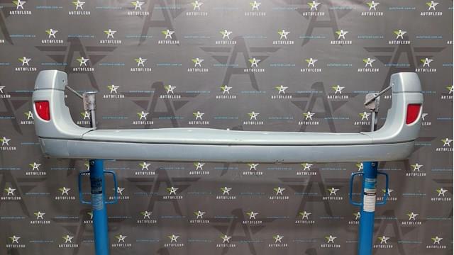 Бампер задний 8200150631 RENAULT