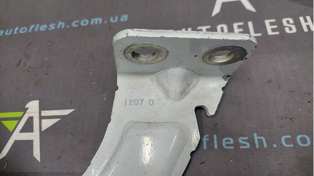 RENAULT 8200153071 Петля капота правая в наличии Львов