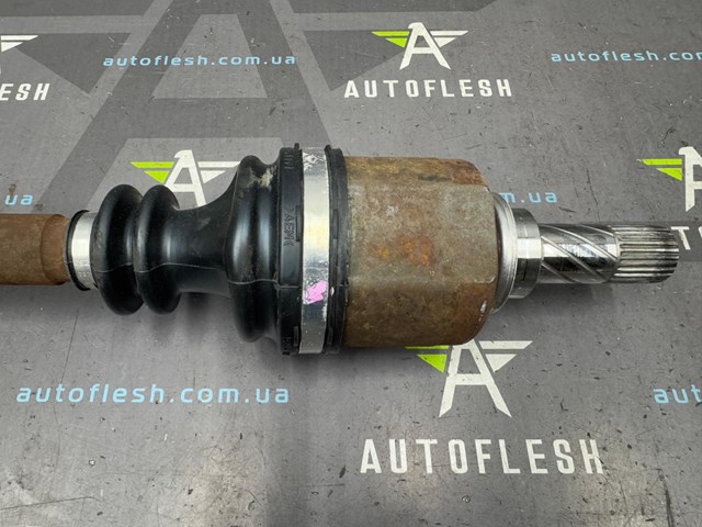 RENAULT 8200330413 Левая полуось в наличии Полтава