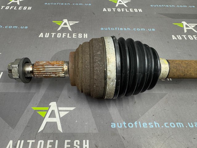 RENAULT 8200358164 Правая полуось в наличии Ирпень