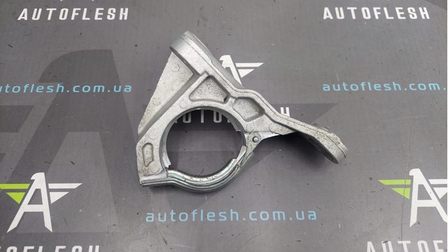 RENAULT 8200371715 Опора подвесного подшипника передней полуоси в наличии Украина