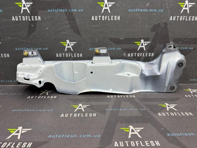 Кронштейн крепления крыла  переднего правого верхний 8200381902 RENAULT
