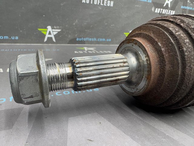 RENAULT 8200499585 Левая полуось в наличии Запорожье