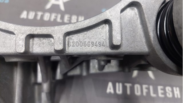 RENAULT 8200695957 Кронштейн генератора в наличии Черновцы