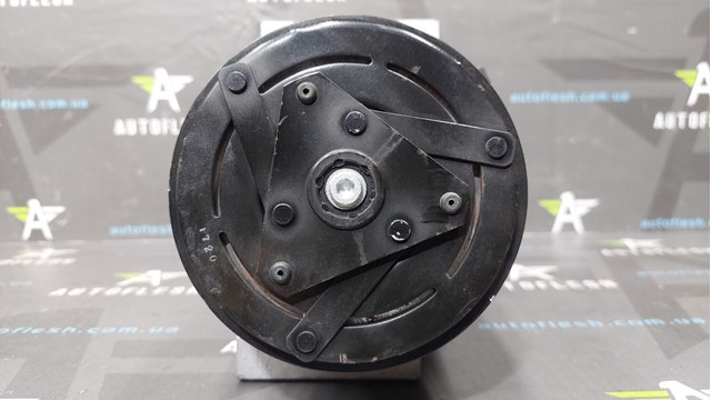 8200848916 RENAULT Компрессор кондиционера купить в Винница