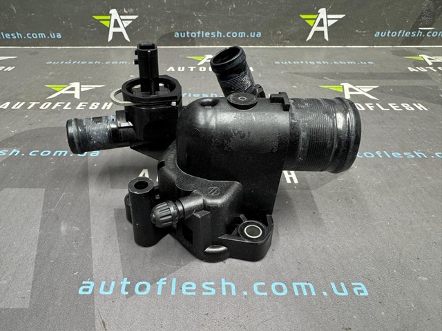 RENAULT 8200907234 Корпус термостата в наличии Ирпень
