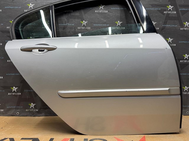 821000022R RENAULT Дверь задняя правая купить в Украина