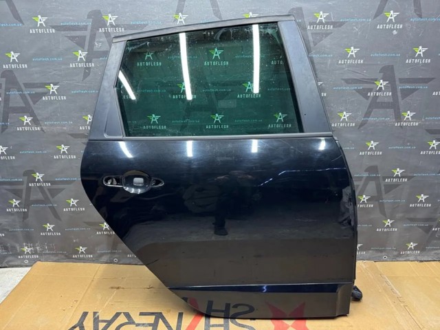 Дверь задняя, правая 821005429R RENAULT