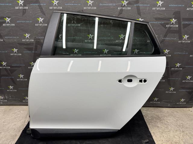 Дверь пассажирская задняя левая 821013577R RENAULT
