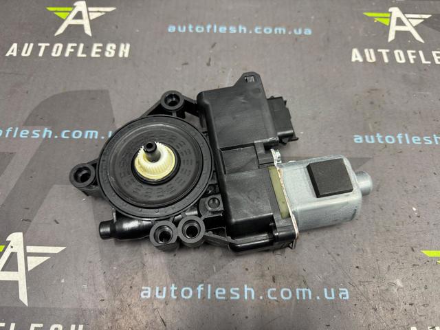 Мотор стеклоподъемника двери задней, левой 834503Z010 HYUNDAI