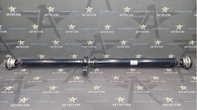 Вал карданный задний 8R0521101B VAG