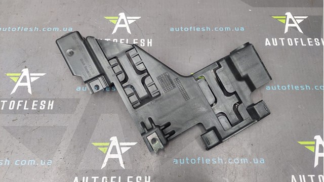 8R0941454 Кронштейн (адаптер) крепления фары передней правой купить Павлоград