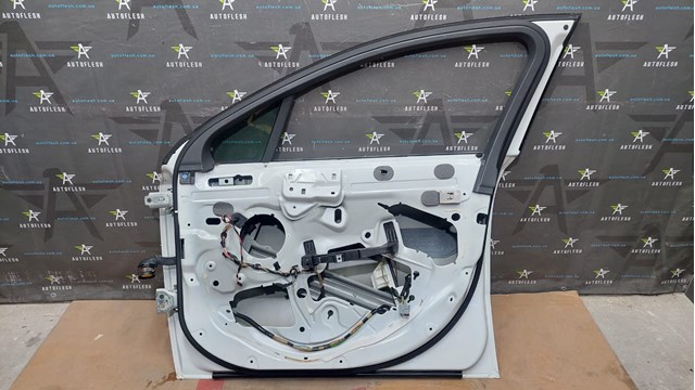 9004CZ Дверь передняя правая купить Украина