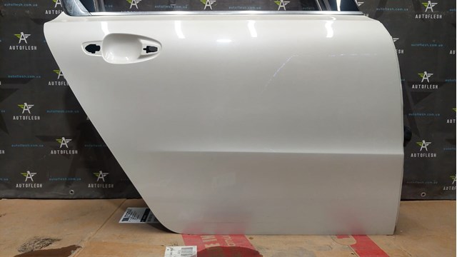9008X3 PEUGEOT Дверь задняя правая купить в Львов