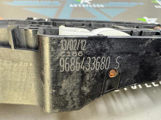 9109F5 Держатель наружной ручки двери задней правой купить Ужгород