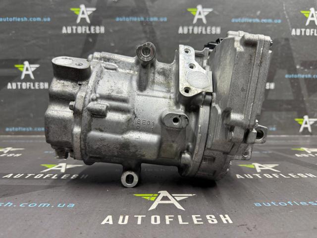 RENAULT 926008231R Компрессор кондиционера в наличии Черновцы