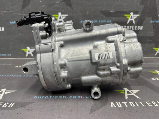 926008231R RENAULT Компрессор кондиционера купить в Сумы