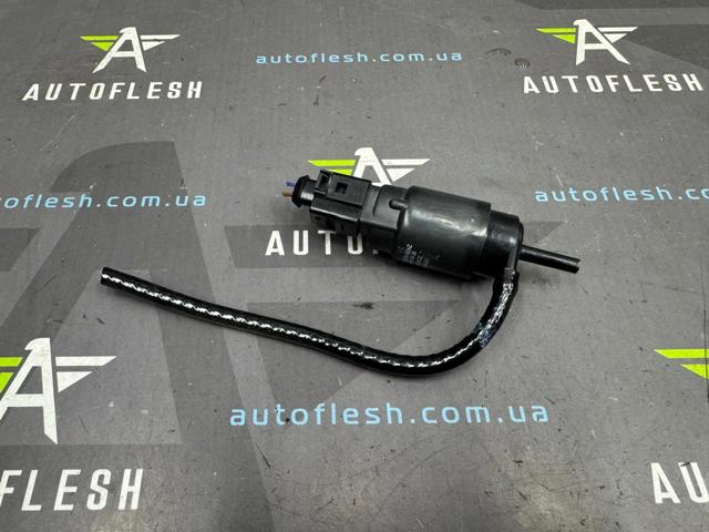 Насос омывателя A0008605826 MERCEDES