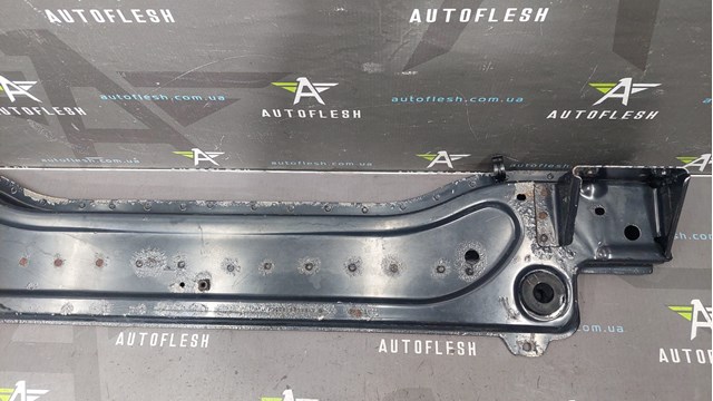 MERCEDES A1646201134 Суппорт радиатора нижний в наличии Житомир