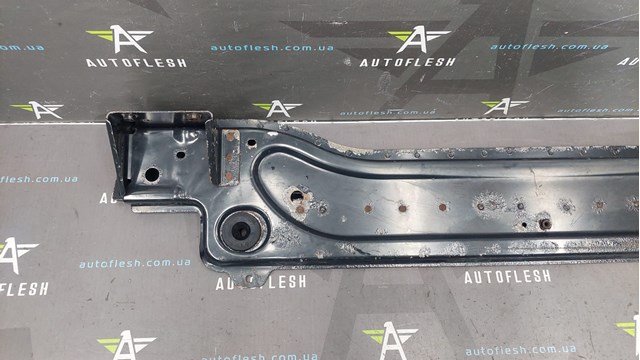 MERCEDES A1646201134 Суппорт радиатора нижний в наличии Ровно