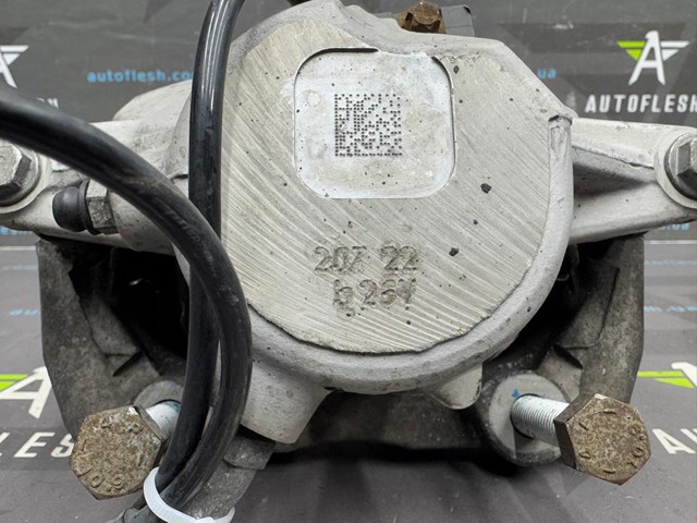 MERCEDES A2044212481 Суппорт тормозной передний правый в наличии Житомир