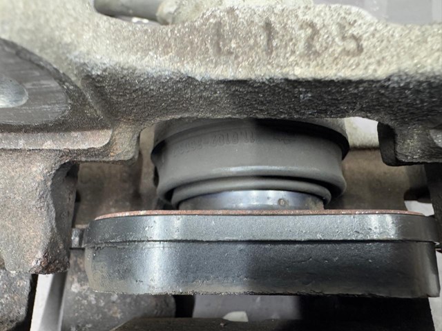 MERCEDES A2044230181 Суппорт задний левый в наличии Тернополь