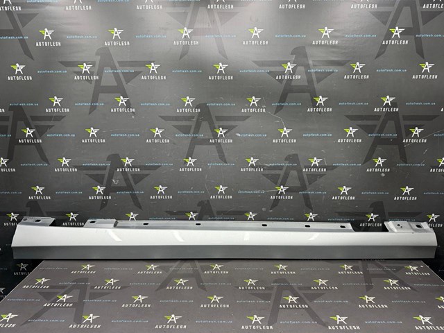 Накладка наружняя (молдинг) порога, левый A2046980354 MERCEDES