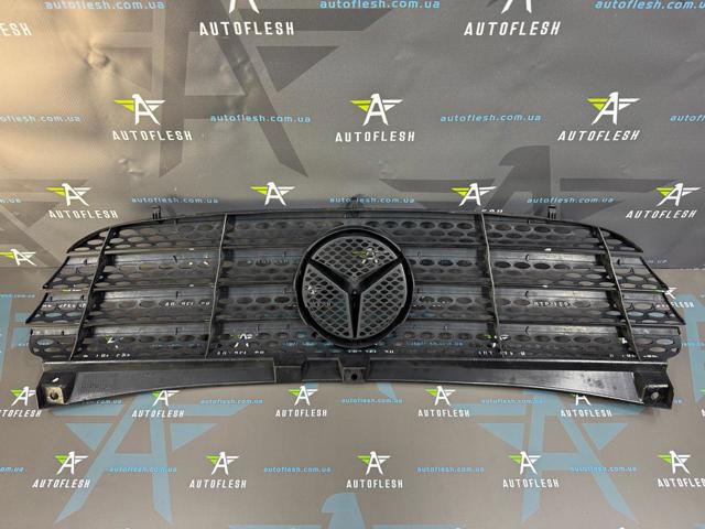MERCEDES A6398800185 Решетка радиатора в наличии Тернополь