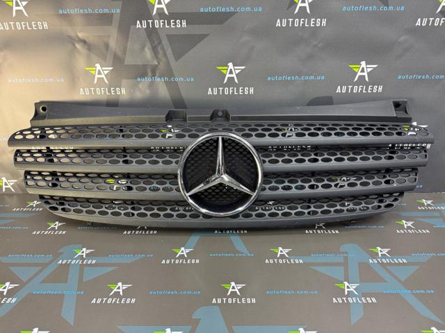Облицовка радиатора A6398800185 MERCEDES