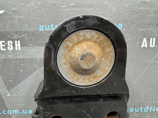 MERCEDES A9063304107 Нижний рычаг в наличии Ужгород