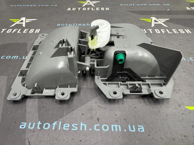 VAG A9067600061 Ручка двери задней (распашной) правая внутренняя в наличии Днепр