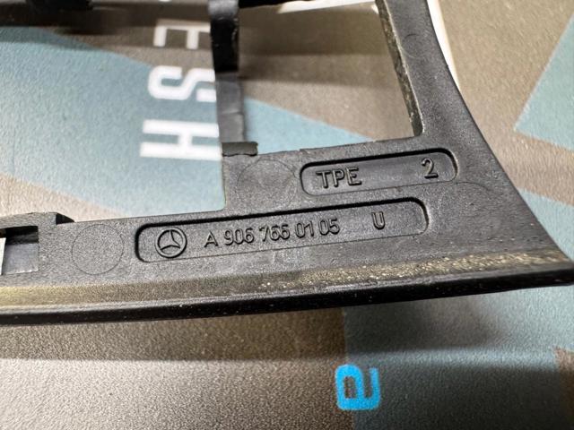 MERCEDES A9067600070 Ручка двери передней наружная в наличии Черкассы